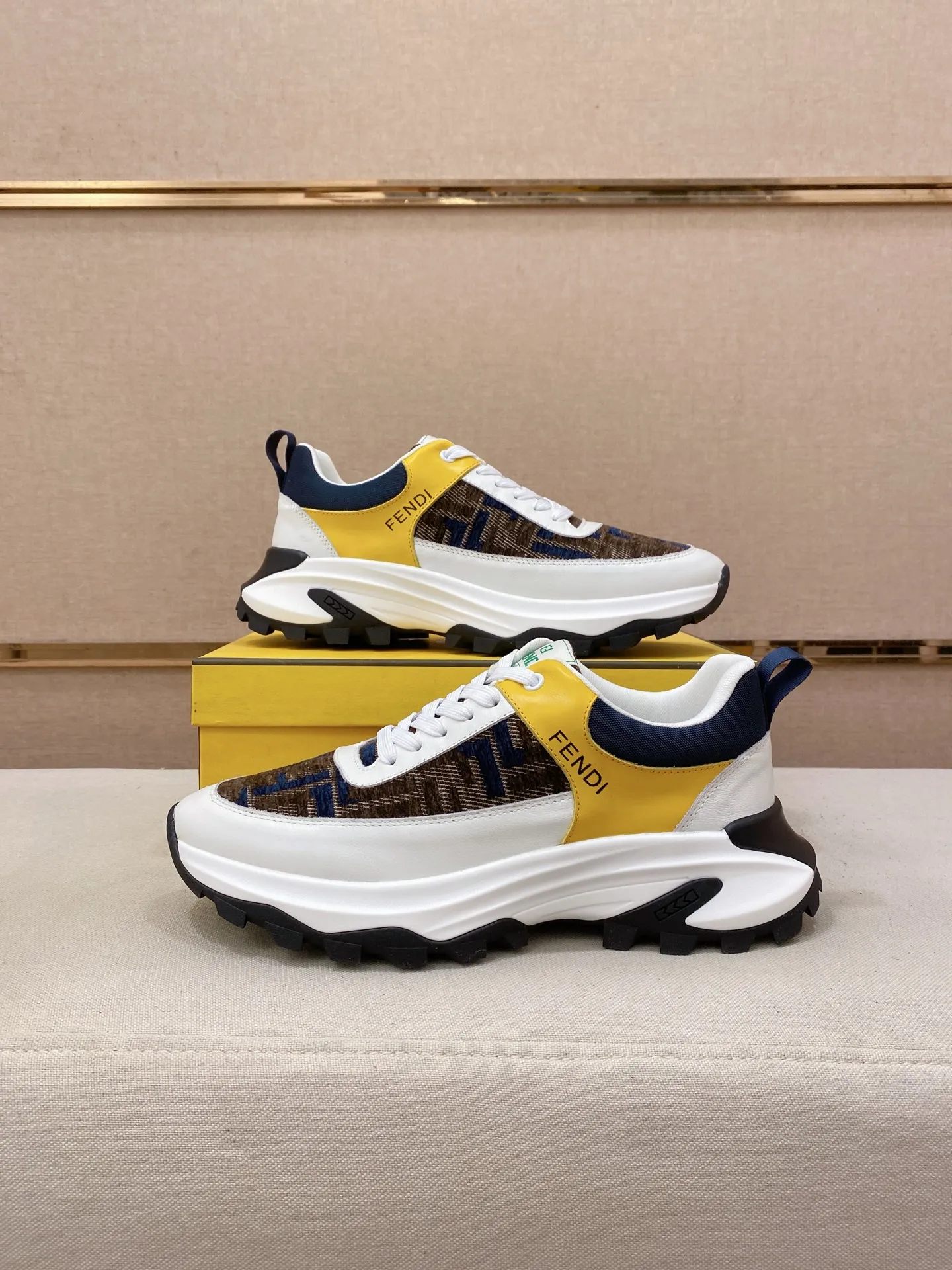 Men's shoes 💰 462💰 (fendi) New style 👊🏻 upper 🇮🇹 imported cowhide fabric 🇩🇪 lining imported sheepskin lining. The original outsole is molded to highlight the identity of every man, and the upper foot is elegant and stable🚶🏻🚶🏻The high-end custom counters reproduce the original version📯No matter the wind or rain, the shoe last remains unchanged and can withstand the verification of time🔍️,🔵 Size: 38-44